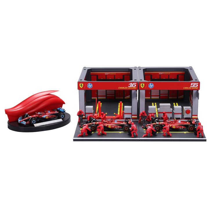 1:43 Formula Racing Paddock