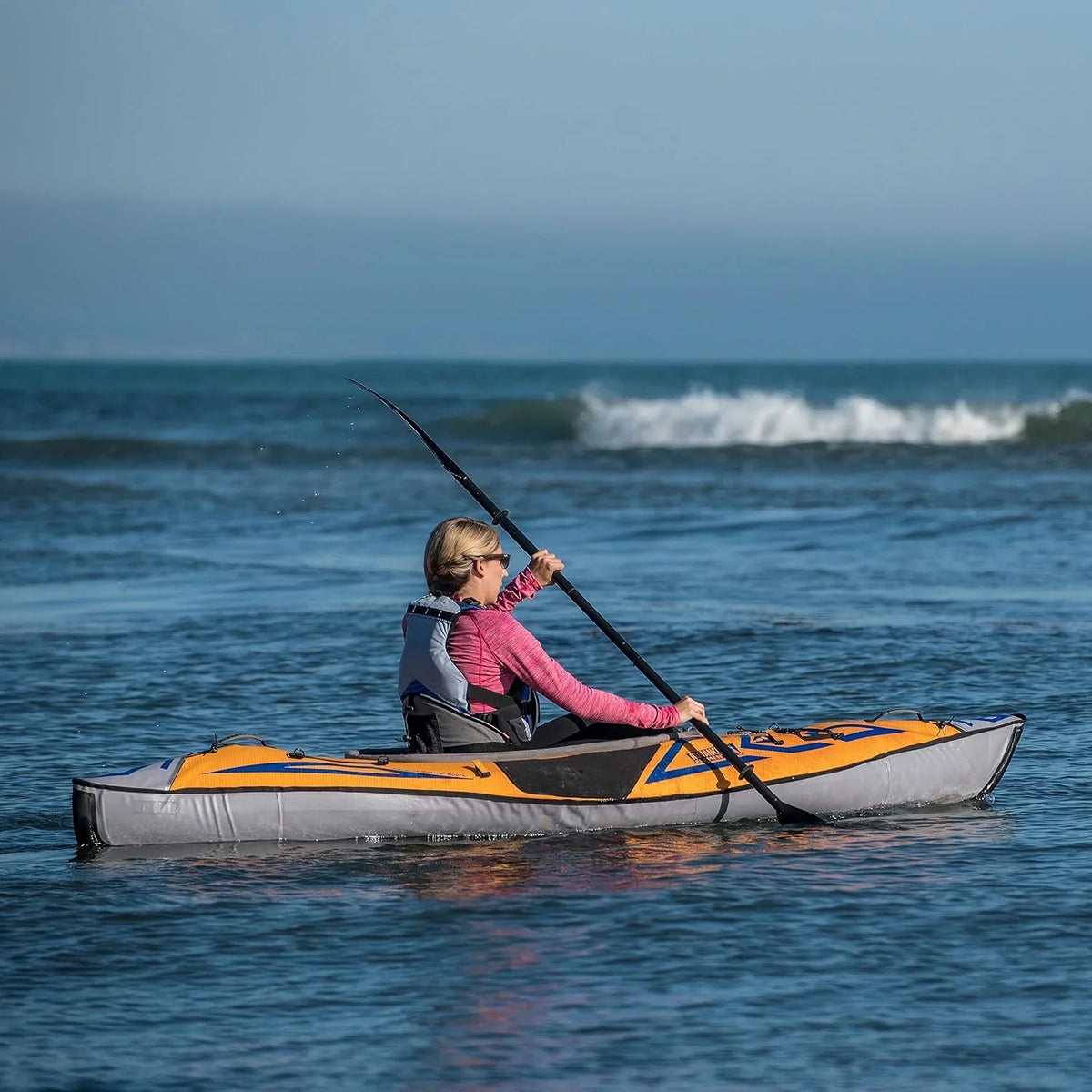 Advanced frame sport inflatable kayak - Lightweight day hiking kayak, equipped with a backpack and an inflation pump - 10 feet 5 inches - 26 pounds - Orange