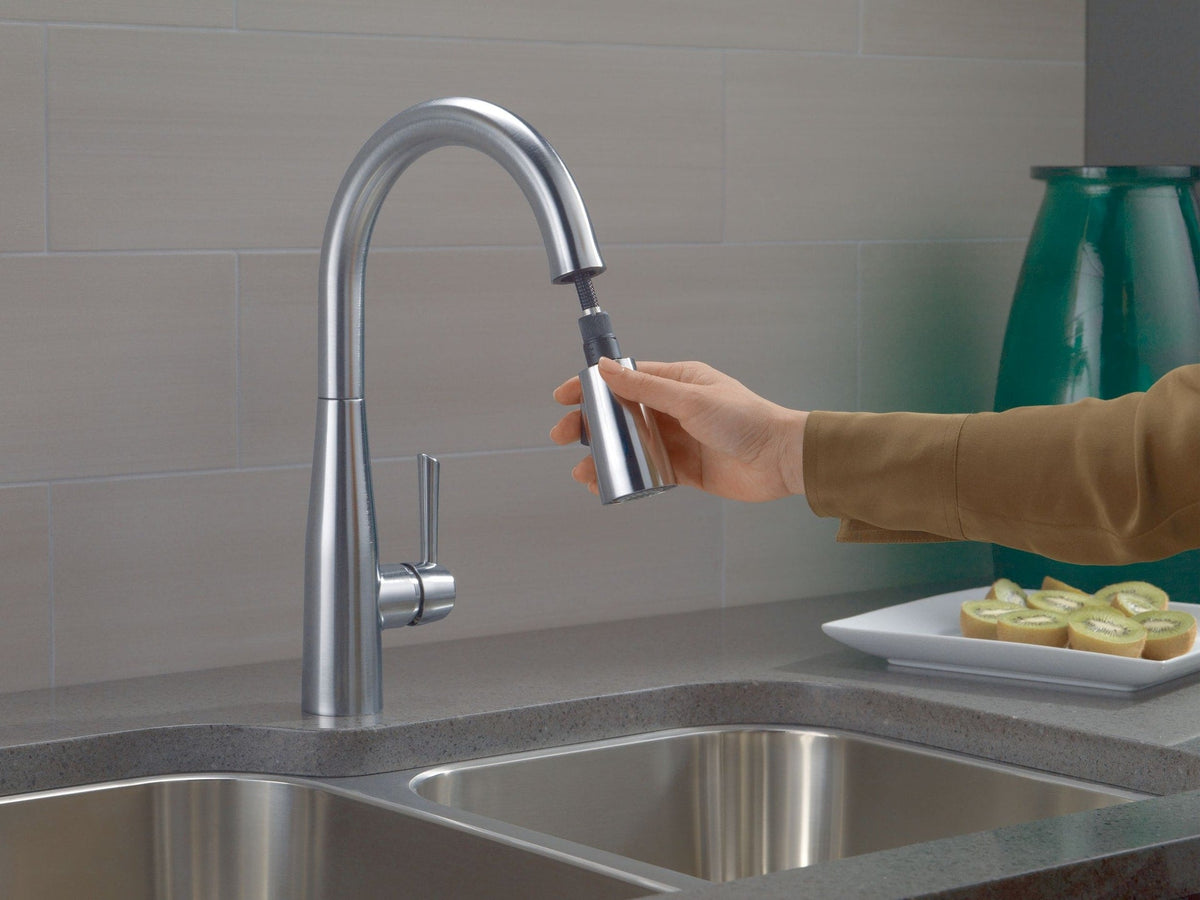 Delta 1-Handle Pull-Down Kitchen Faucet Arctic, Stainless