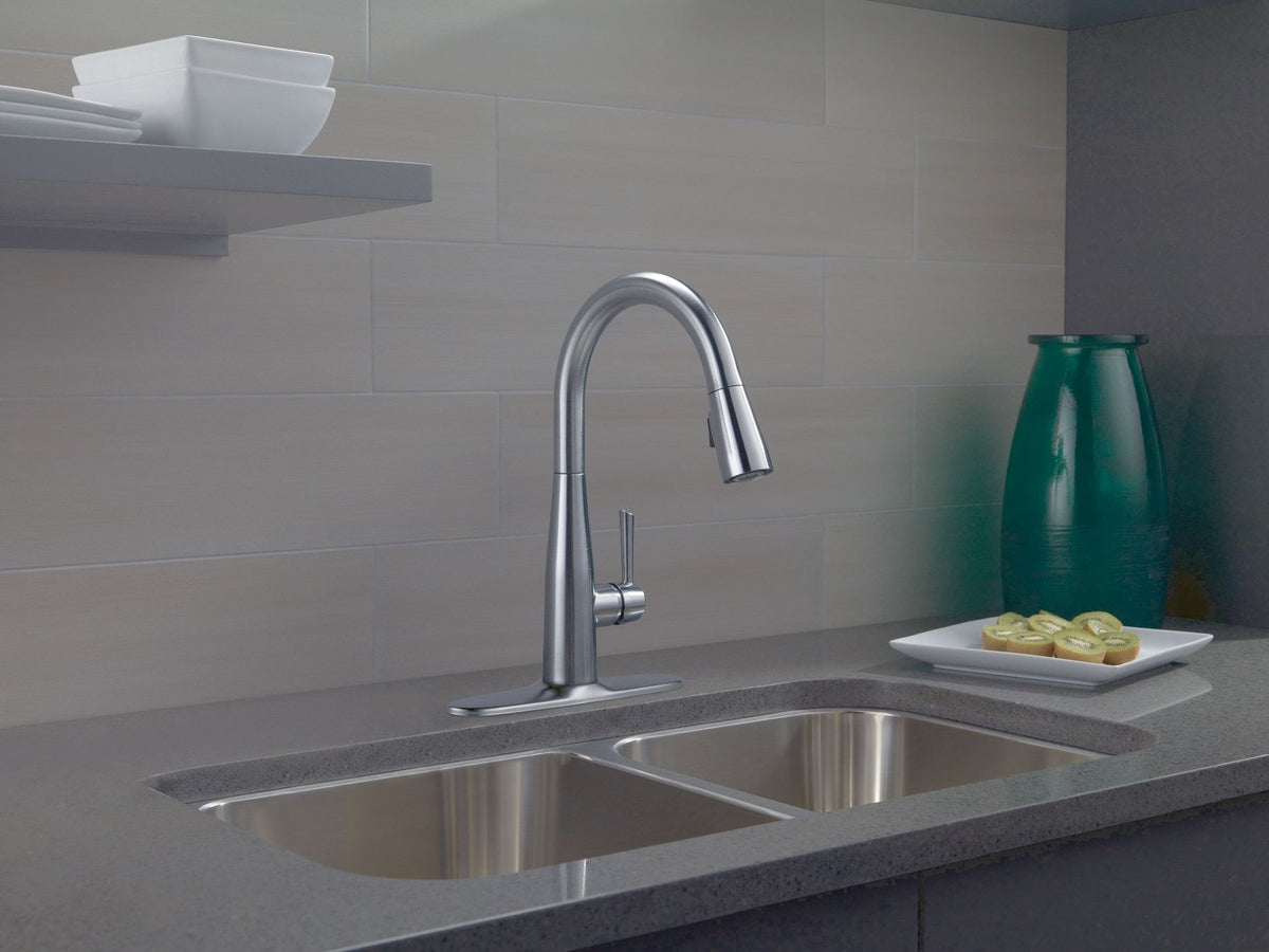 Delta 1-Handle Pull-Down Kitchen Faucet Arctic, Stainless